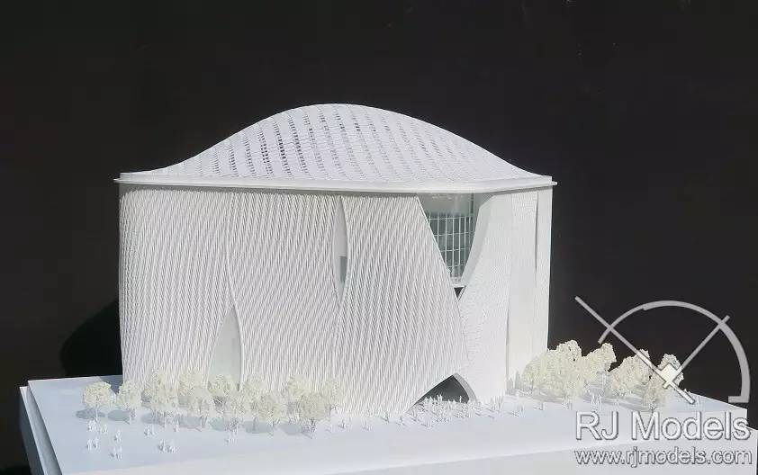 ▲戲曲中心概念模型的白色外立觀的整體照。