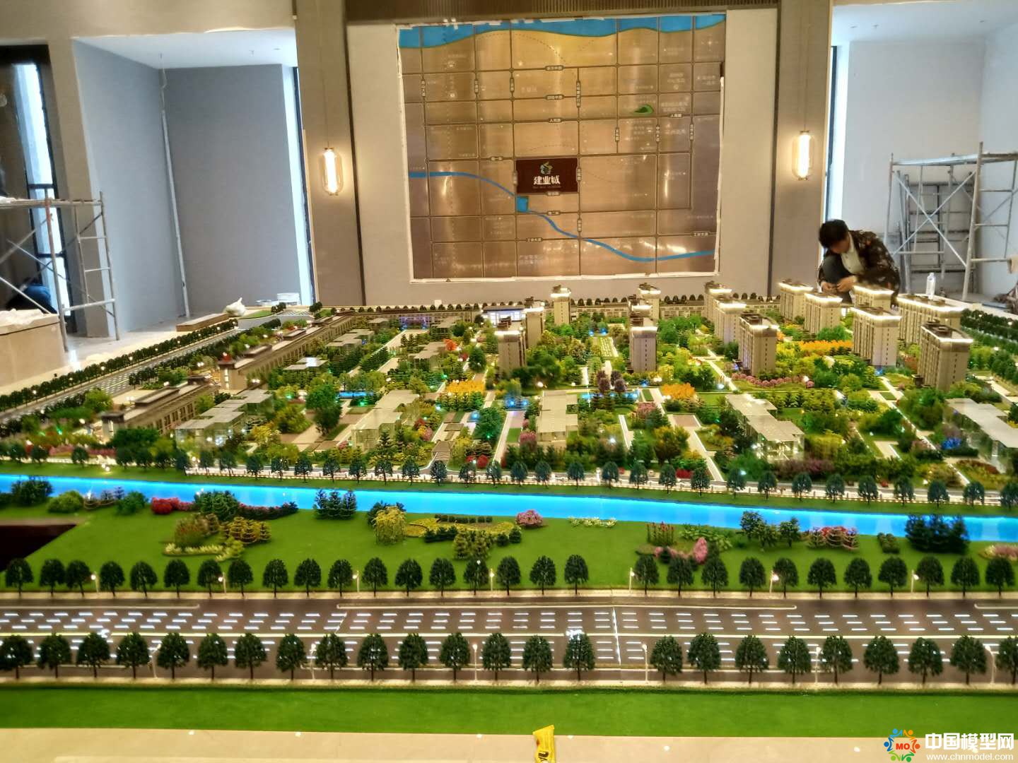 樓盤沙盤模型制作、別墅沙盤模型制作、城市規(guī)劃沙盤制作、建筑模型設(shè)計(jì)制作、工業(yè)模型設(shè)計(jì)制作、數(shù)字多媒體沙盤制作
